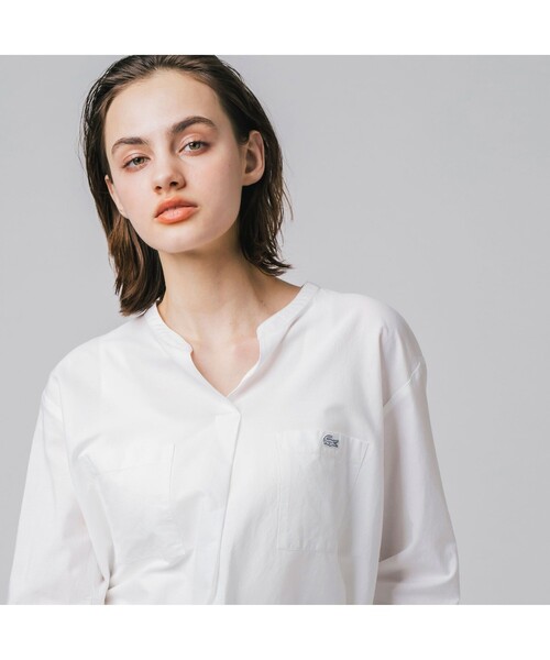 LACOSTE（ラコステ）の「コットンレーヨンスキッパーネックシャツ（シャツ/ブラウス・レディース・ホワイト/ベージュ・38/36/34/40）」の16枚目の写真