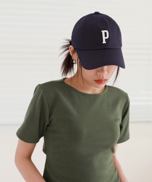 by muni:r（バイ ムニール）の「シンプルロゴPボールキャップ（キャップ・レディース・ブラック/ネイビー/グレー/ピンクベージュ・ONE SIZE）」の4枚目の写真