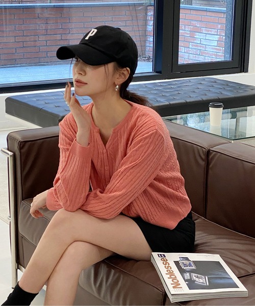 by muni:r（バイ ムニール）の「シンプルロゴPボールキャップ（キャップ・レディース・ブラック/ネイビー/グレー/ピンクベージュ・ONE SIZE）」の12枚目の写真