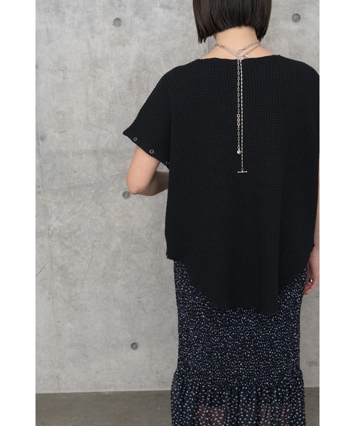 LA PEAU DE GEM(ラポドゥジェム)の「【LA PEAU DE GEM】リングドット変形ワッフルプルオーバー(Tシャツ/カットソー・レディース・ブラック/オフホワイト・FREE)」の15枚目の写真