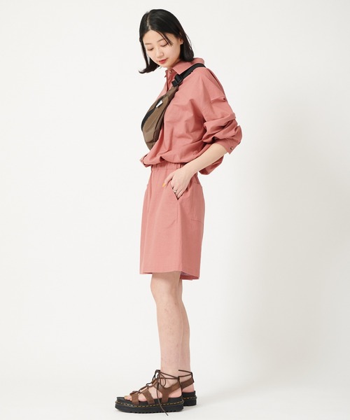 U by SPICK&SPAN(ユーバイスピックアンドスパン)の「リネンシャツオールインワン◆(サロペット/オーバーオール・レディース・ベージュ/ピンク・FREE)」の4枚目の写真