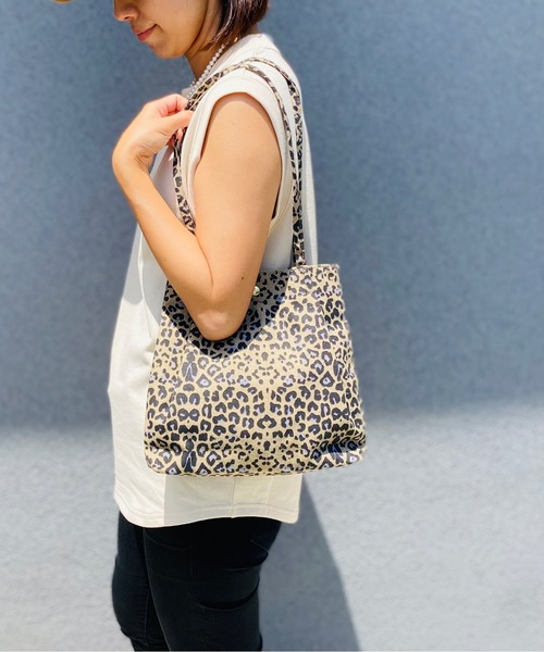 Legato Largo（レガートラルゴ）の「Legato Largo レガートラルゴ  / さくっと使える シンプルな お気軽 ミニ トートバッグ / LG-E1241（トートバッグ・レディース・ブラック/ダークグリーン/ブラウン/ピンク/シルバー/ミント/レオパード・ONESIZE）」の7枚目の写真