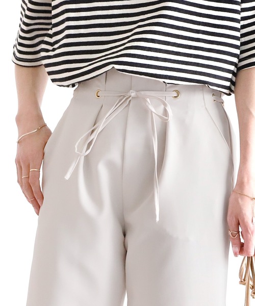 reca(レカ)の「ハトメ使いタックパンツ(その他パンツ・レディース・アイボリー/ブラック/ブルー・M)」の6枚目の写真