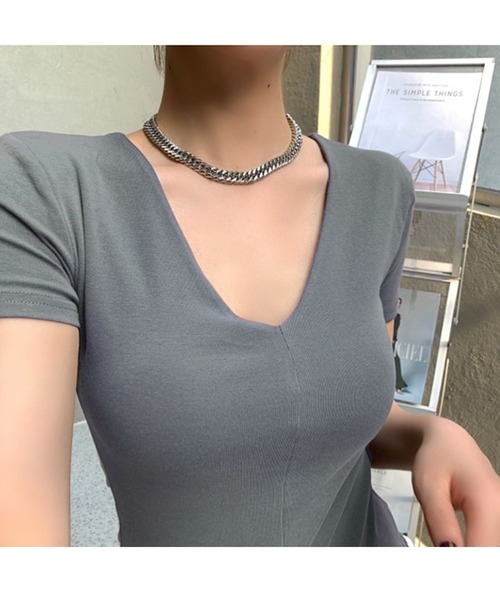 Jewelobe(ジュエローブ)の「ディープVネックショルダーパッドTシャツ(Tシャツ/カットソー・レディース・ブラック/グレー/カーキ・FREE)」の8枚目の写真