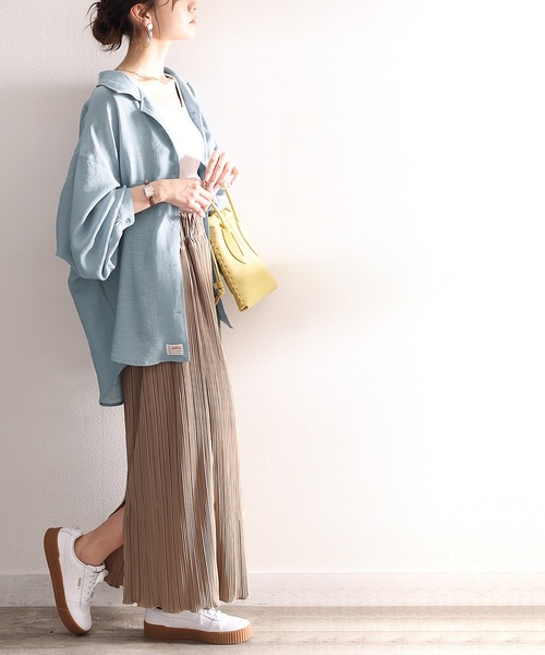 Java(ジャバ)の「《JaVaジャバ コラボ》シアーでこなれ感。メンズライク開襟シアー素材ブラウス(シャツ/ブラウス・レディース・ブラック/ブルー/ライトカーキ/ピンクベージュ/ホワイト・LARGE/MEDIUM/SMALL/X-LARGE)」の12枚目の写真