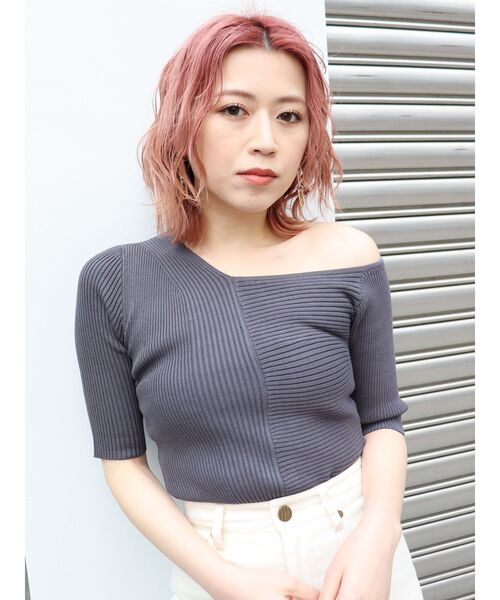 MURUA（ムルーア）の「アシメショルダーMIXリブニット（ニット/セーター・レディース・ホワイト/ブラック/グレー/ブルー・FREE）」の4枚目の写真