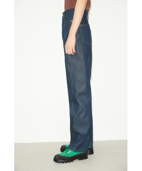 THROW by SLY(スローバイスライ)の「THROW JW CURVE SEAM TAPERED PT-A ジャストウエスト テーパード デニム パンツ(デニムパンツ・レディース・ブルー・1/0/2)」の4枚目の写真