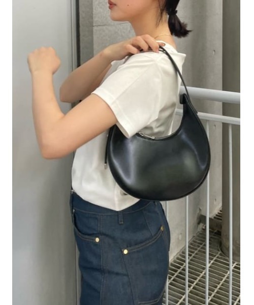 THROW by SLY(スローバイスライ)の「THROW JW CURVE SEAM TAPERED PT-A ジャストウエスト テーパード デニム パンツ(デニムパンツ・レディース・ブルー・1/0/2)」の17枚目の写真