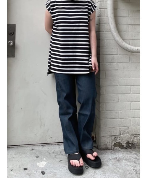 THROW by SLY(スローバイスライ)の「THROW JW CURVE SEAM TAPERED PT-A ジャストウエスト テーパード デニム パンツ(デニムパンツ・レディース・ブルー・1/0/2)」の21枚目の写真