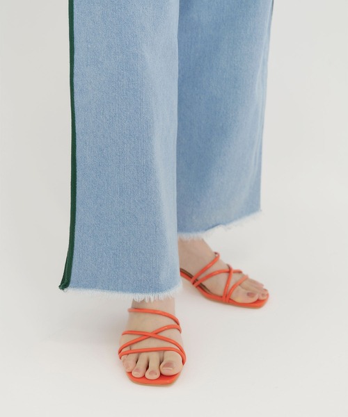 TINA：JOJUN（ティーナジョジュン）の「チェーンアンクレット付き ストラップサンダル TINA：JOJUN（サンダル・レディース・ホワイト/ブラック/オレンジ・S/M/L）」の7枚目の写真