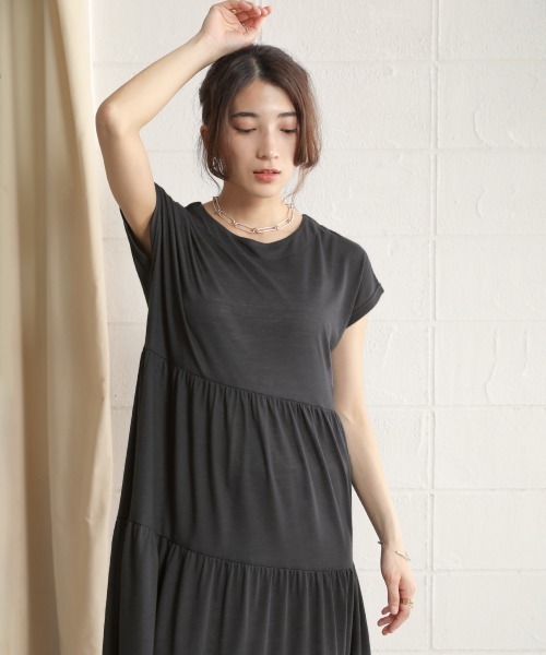 Bou Jeloud（ブージュルード）の「【WEB限定】カットティアードワンピース（ワンピース・レディース・チャコールグレー/ブラック/ブラウン/レッド・FREE）」の7枚目の写真