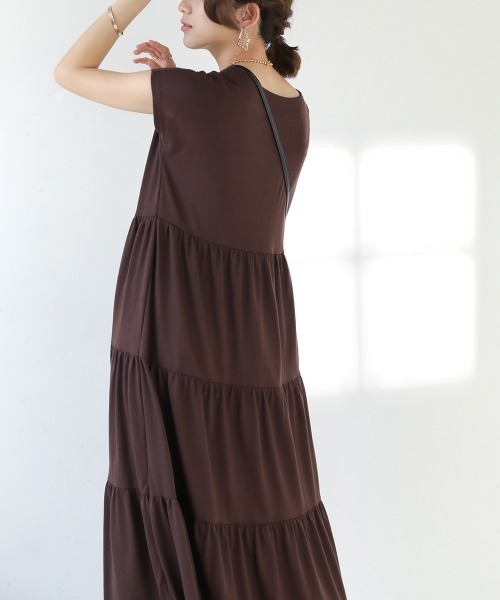 Bou Jeloud（ブージュルード）の「【WEB限定】カットティアードワンピース（ワンピース・レディース・チャコールグレー/ブラック/ブラウン/レッド・FREE）」の11枚目の写真