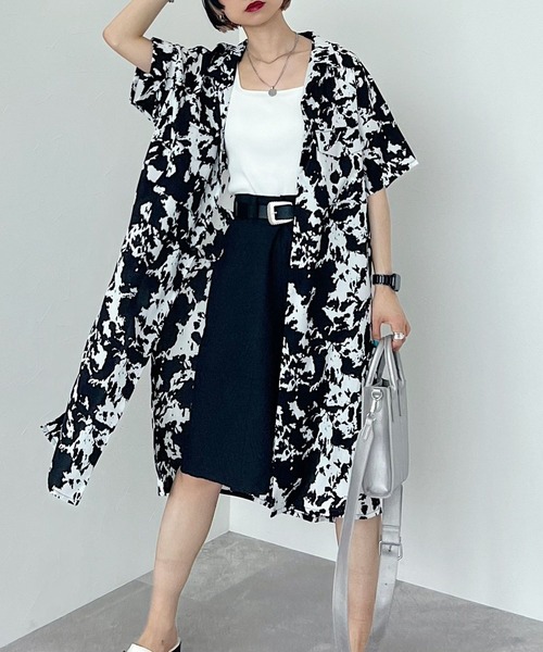 PAGEBOY（ページボーイ）の「CORE / ブラッシュアニマル柄シャツ（シャツ/ブラウス・レディース・オフホワイト/ブラック・FREE）」の9枚目の写真