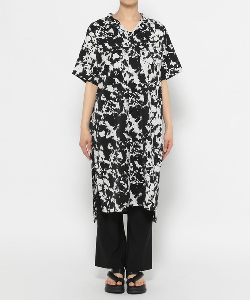 PAGEBOY（ページボーイ）の「CORE / ブラッシュアニマル柄シャツ（シャツ/ブラウス・レディース・オフホワイト/ブラック・FREE）」の10枚目の写真