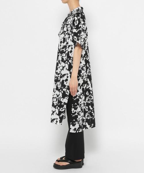 PAGEBOY（ページボーイ）の「CORE / ブラッシュアニマル柄シャツ（シャツ/ブラウス・レディース・オフホワイト/ブラック・FREE）」の11枚目の写真