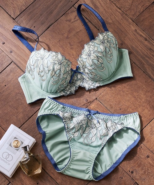 YU'NOW（ユナウ）の「【全12デザインから選べる！】【上下セット/AA-Gカップ】to meeブラ＆ショーツ（ブラ&ショーツ・レディース・ホワイト×イエロー/ベージュ/ワイン/グリーン/アッシュグレー/モスグリーン/ブラウン/パープル/プラム/ブラック系/ミント/カーキ系/オフホワイト/ホワイト×ピンク/オレンジ系/グレイッシュブルー・D80L/G70M/E70M/G75L/F80L/E75L/B75L/D75L/AA70M/B65M/B75M/A65M/C75M/C80L/D70M/C65M/F70M/C70M/F75L/E80L/A75M/B70M/G80L/AA65M/C75L/A70M/E65M/D65M）」の9枚目の写真