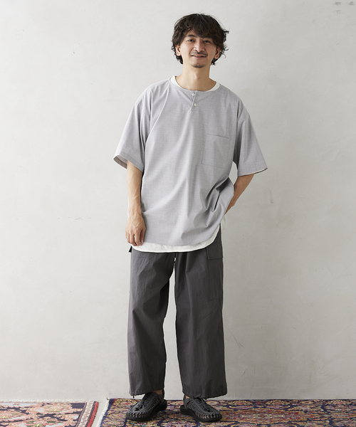 JOURNAL STANDARD relume(ジャーナルスタンダード レリューム)の「RE:TR STRETCH ヘンリーネック半袖シャツ(シャツ/ブラウス・メンズ・ライトグレー/サックスブルー/アイボリー・MEDIUM/LARGE)」の4枚目の写真