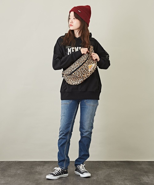 CUBE SUGAR(キューブシュガー)の「スムースリメイク風刺繍長袖プルオーバーパーカー(パーカー・レディース・ブラック/ベージュ/ブルー/ボルドー/マルチ・M)」の8枚目の写真