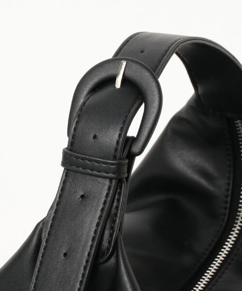 Ray BEAMS（レイビームス）の「RBS / トライアングル バッグ（トートバッグ・レディース・ブラック・ONE SIZE）」の8枚目の写真