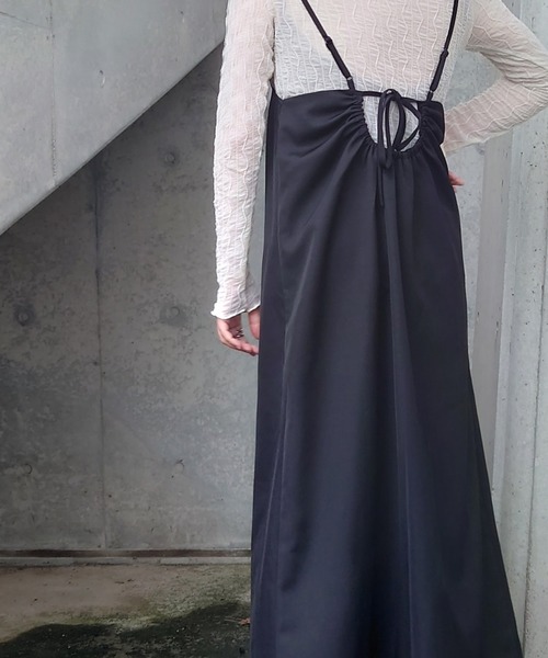junoah(ジュノア)の「バックリボンキャミワンピース(ワンピース・レディース・ブラック/ブラウン/ベージュ・LARGE/MEDIUM)」の5枚目の写真