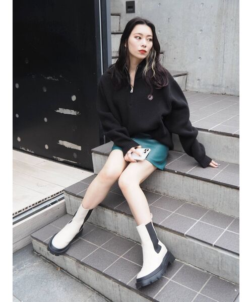 EVRIS（エヴリス）の「サイドゴアインソールワークブーツ（ブーツ・レディース・ブラック/アイボリー・SMALL/LARGE/MEDIUM）」の11枚目の写真