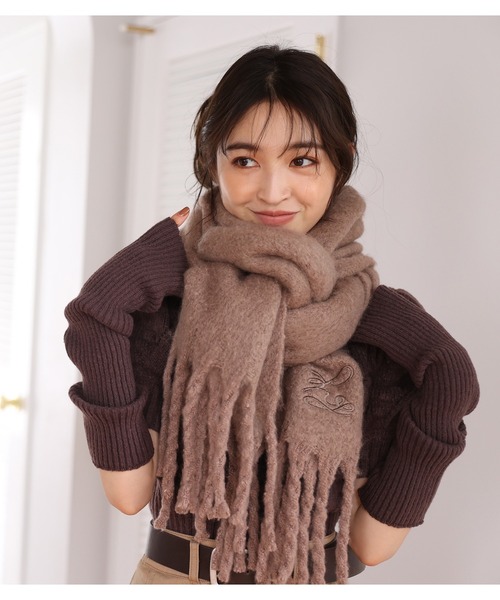 one after another NICE CLAUP(ワンアフターアナザーナイスクラップ)の「N刺しゅう入りフリンジマフラー(マフラー・レディース・ライトグレー/ブルー/アイボリー/モカ/ベビーピンク/フューシャピンク・FREE)」の17枚目の写真