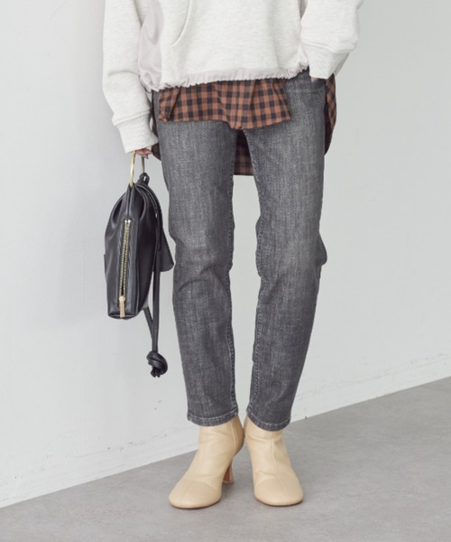 AMERICAN HOLIC(アメリカンホリック)の「テーパードデニム(デニムパンツ・レディース・ライトインディゴブルー/サックスブルー/ライトグレー/ブラック/ワンウォッシュ・L/XS/XL/S/M)」の2枚目の写真