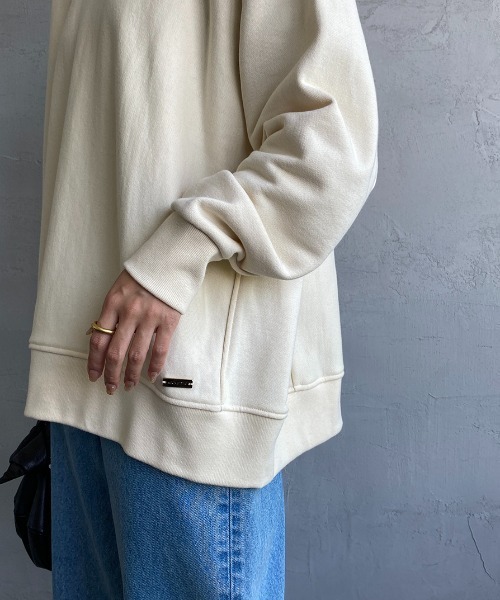 MICA&DEAL（マイカ＆ディール）の「[MICA&DEAL/マイカアンドディール] 別注 ルーズフィット クルーネックスウェット（スウェット・レディース・ブラック/グレー/オフホワイト/カーキ・F）」の16枚目の写真
