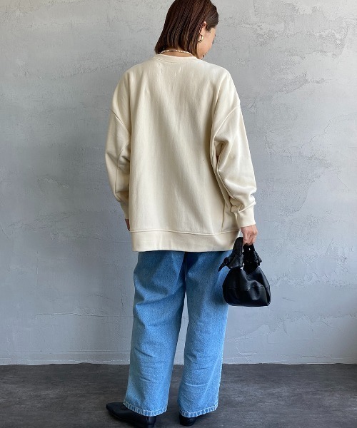 MICA&DEAL（マイカ＆ディール）の「[MICA&DEAL/マイカアンドディール] 別注 ルーズフィット クルーネックスウェット（スウェット・レディース・ブラック/グレー/オフホワイト/カーキ・F）」の13枚目の写真