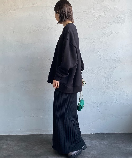 MICA&DEAL（マイカ＆ディール）の「[MICA&DEAL/マイカアンドディール] 別注 ルーズフィット クルーネックスウェット（スウェット・レディース・ブラック/グレー/オフホワイト/カーキ・F）」の19枚目の写真