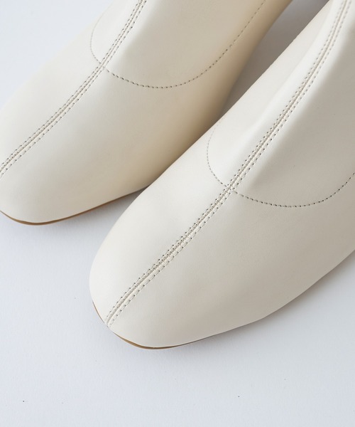 one after another NICE CLAUP（ワンアフターアナザーナイスクラップ）の「ストレッチショートブーツ（ブーツ・レディース・アイボリー/ブラック・SMALL/MEDIUM/LARGE）」の9枚目の写真