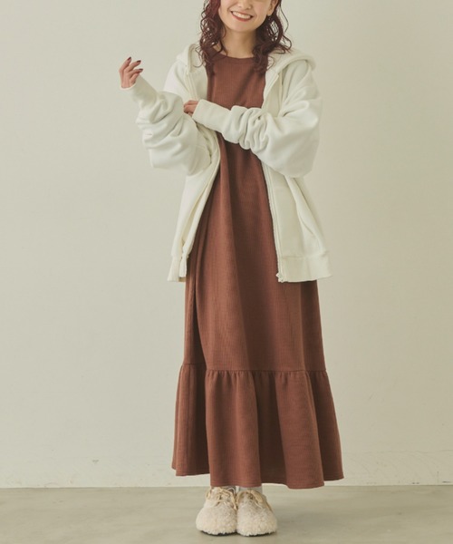 MERLOT（メルロー）の「ワッフルティアードワンピース（ワンピース・レディース・マスタード/モカ/グレー・FREE）」の9枚目の写真