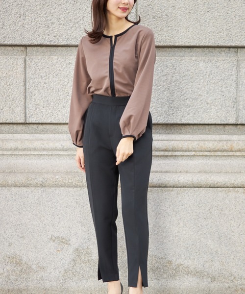 tocco closet(トッコ クローゼット)の「【ZOZO限定】V字スリットネック配色ブラウス(シャツ/ブラウス・レディース・ブラック/ベージュ/モカ・M)」の13枚目の写真