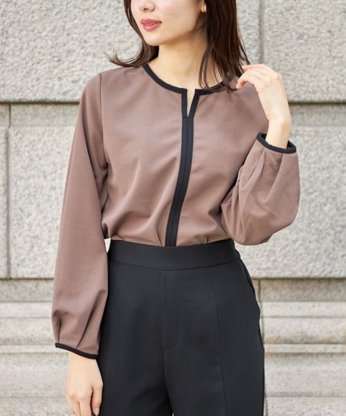 tocco closet(トッコ クローゼット)の「【ZOZO限定】V字スリットネック配色ブラウス(シャツ/ブラウス・レディース・ブラック/ベージュ/モカ・M)」の14枚目の写真