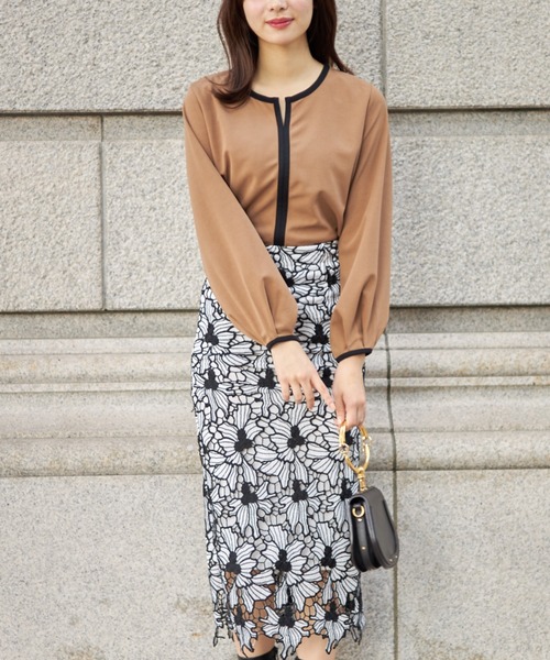 tocco closet(トッコ クローゼット)の「【ZOZO限定】V字スリットネック配色ブラウス(シャツ/ブラウス・レディース・ブラック/ベージュ/モカ・M)」の20枚目の写真