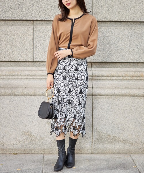 tocco closet(トッコ クローゼット)の「【ZOZO限定】V字スリットネック配色ブラウス(シャツ/ブラウス・レディース・ブラック/ベージュ/モカ・M)」の19枚目の写真