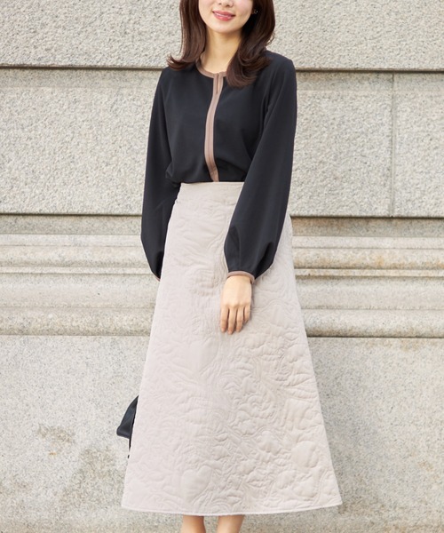tocco closet(トッコ クローゼット)の「【ZOZO限定】V字スリットネック配色ブラウス(シャツ/ブラウス・レディース・ブラック/ベージュ/モカ・M)」の5枚目の写真