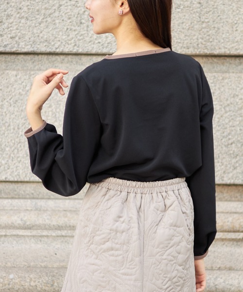 tocco closet(トッコ クローゼット)の「【ZOZO限定】V字スリットネック配色ブラウス(シャツ/ブラウス・レディース・ブラック/ベージュ/モカ・M)」の11枚目の写真