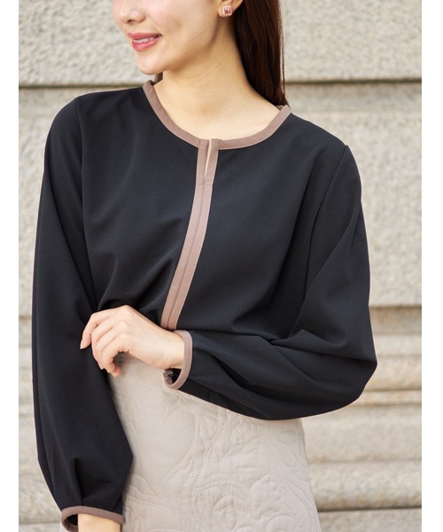 tocco closet(トッコ クローゼット)の「【ZOZO限定】V字スリットネック配色ブラウス(シャツ/ブラウス・レディース・ブラック/ベージュ/モカ・M)」の8枚目の写真