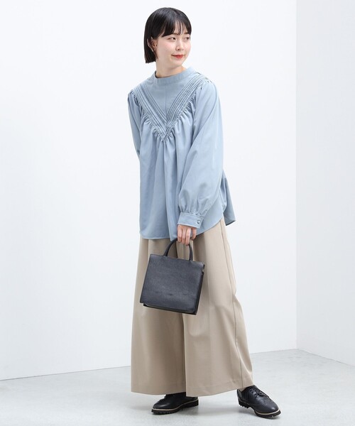 BEAMS HEART（ビームスハート）の「BEAMS HEART / Vヨーク タックレース ブラウス（シャツ/ブラウス・レディース・ベージュ/オフホワイト/サックスブルー・FREE）」の12枚目の写真
