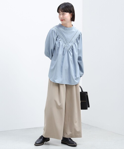 BEAMS HEART（ビームスハート）の「BEAMS HEART / Vヨーク タックレース ブラウス（シャツ/ブラウス・レディース・ベージュ/オフホワイト/サックスブルー・FREE）」の13枚目の写真