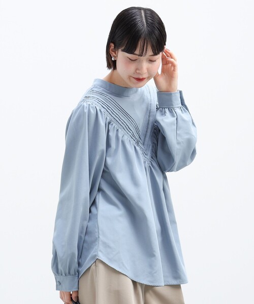 BEAMS HEART（ビームスハート）の「BEAMS HEART / Vヨーク タックレース ブラウス（シャツ/ブラウス・レディース・ベージュ/オフホワイト/サックスブルー・FREE）」の14枚目の写真