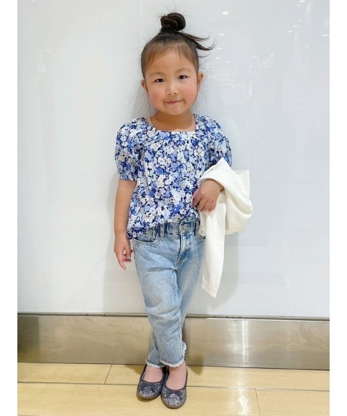 GAP(ギャップ)の「ウォッシュウェル プルオン ジャストライク マムジーンズ (幼児)(デニムパンツ・キッズ・ライトインディゴブルー・12-18M/18-24M/2 YRS/3 YRS/4 YRS/5 YRS)」の6枚目の写真