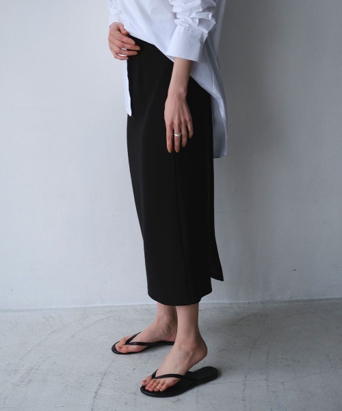 marjour（マージュール）の「STRETCH NARROW SKIRT（スカート・レディース・チャコールグレー/ブラック・M）」の6枚目の写真