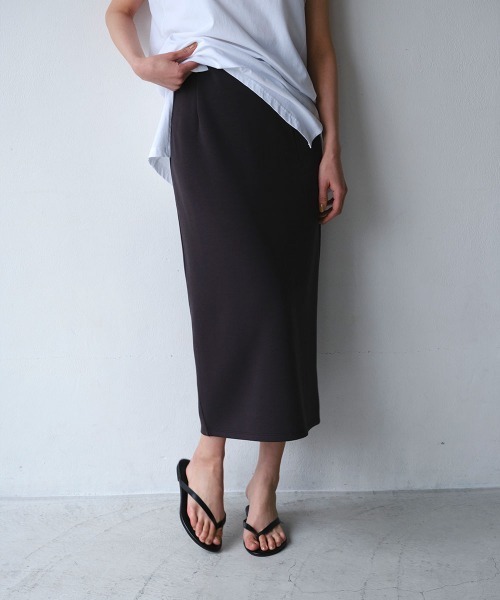 marjour（マージュール）の「STRETCH NARROW SKIRT（スカート・レディース・チャコールグレー/ブラック・M）」の4枚目の写真