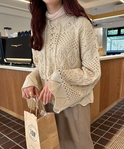 Ambre Ciel(アンブルシエル)の「レースアップ透かしケーブルニット/【WEB/EC限定商品】(ニット/セーター・レディース・ピンク/グリーン/アイボリー・FREE)」の6枚目の写真