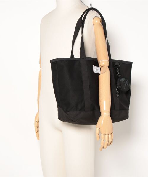 Arnold Palmer(アーノルドパーマー)の「撥水 コンビ トートバッグ(トートバッグ・レディース・ブラック/ネイビー/カーキ・F)」の7枚目の写真