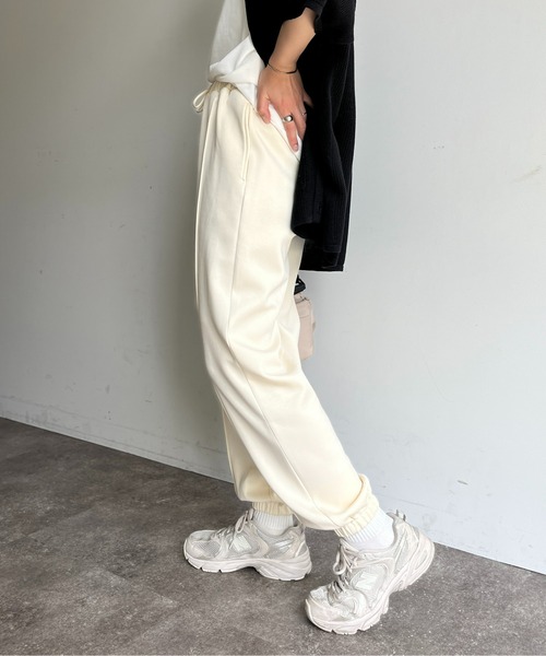 CPCM（シーピーシーエム）の「センターラインストレッチジョガーパンツ（スウェットパンツ・レディース・グレー/アイボリー/ブラック・FREE）」の14枚目の写真