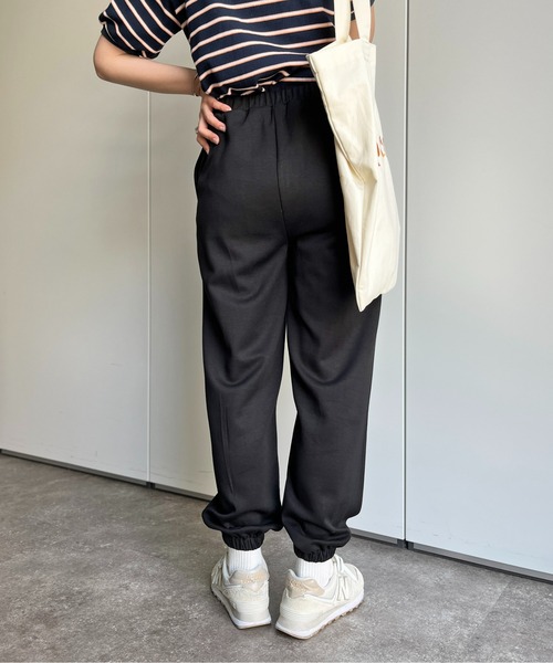 CPCM（シーピーシーエム）の「センターラインストレッチジョガーパンツ（スウェットパンツ・レディース・グレー/アイボリー/ブラック・FREE）」の4枚目の写真