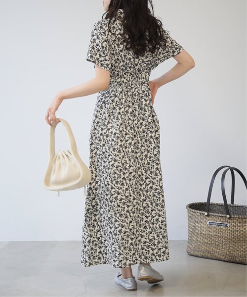 RAY CASSIN（レイカズン）の「フラワーアソートシャツワンピース（シャツワンピース・レディース・ブラック系/ブルー系/オフホワイト・FREE）」の7枚目の写真